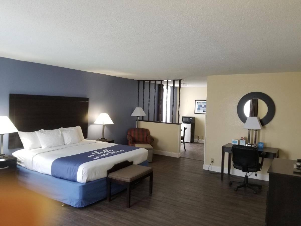 Days Inn By Wyndham Easley West Of Greenville/Clemson Area Buitenkant foto
