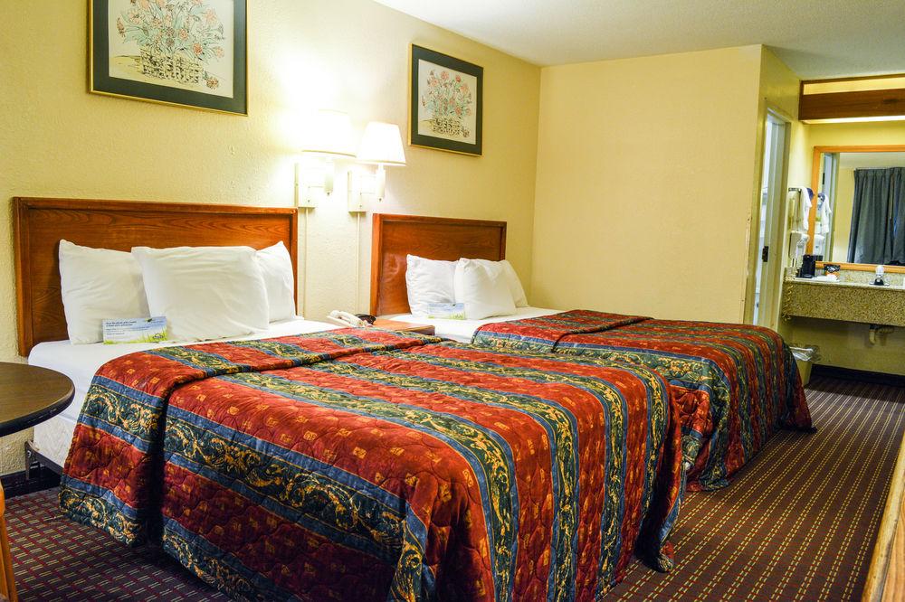 Days Inn By Wyndham Easley West Of Greenville/Clemson Area Buitenkant foto