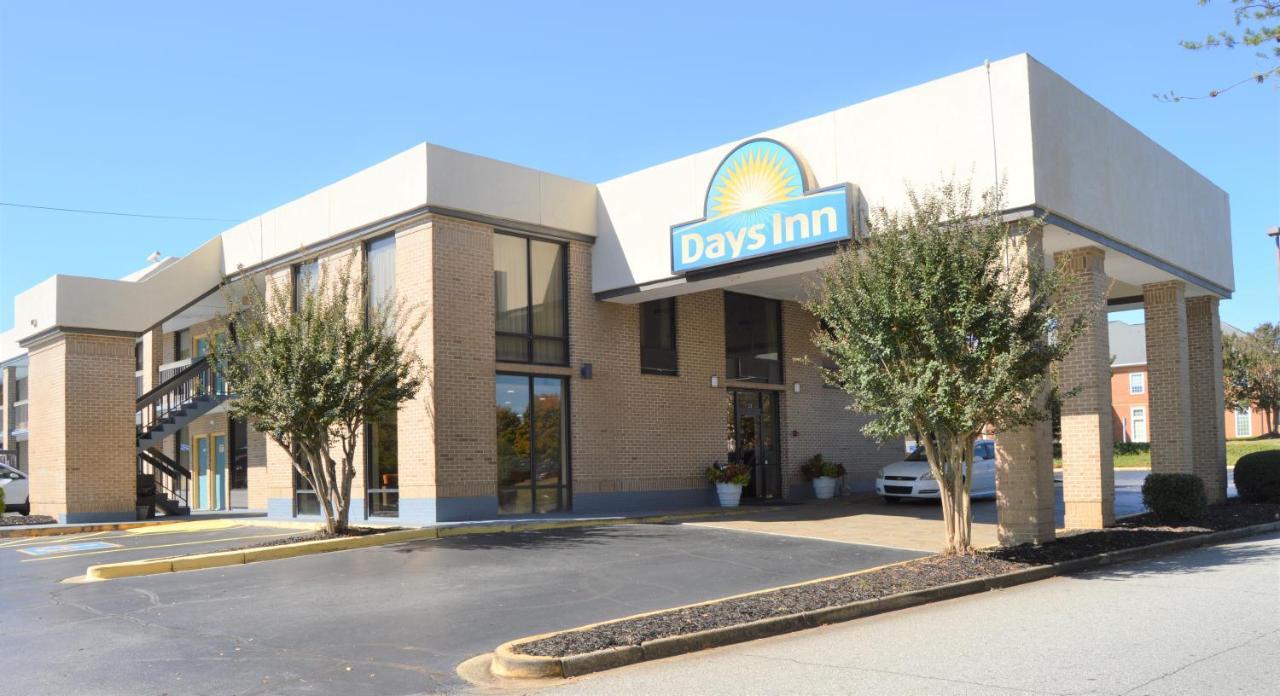 Days Inn By Wyndham Easley West Of Greenville/Clemson Area Buitenkant foto