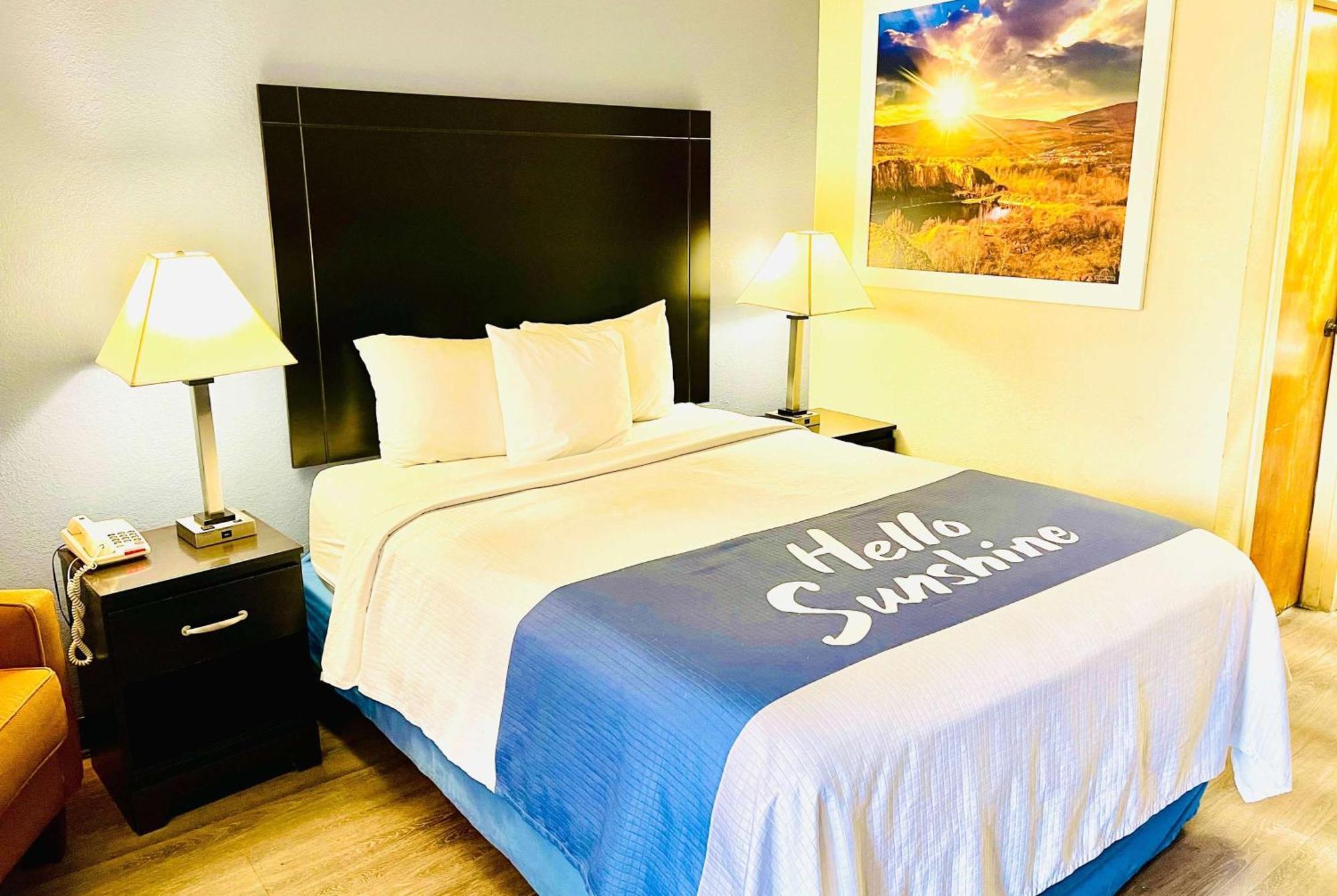 Days Inn By Wyndham Easley West Of Greenville/Clemson Area Buitenkant foto