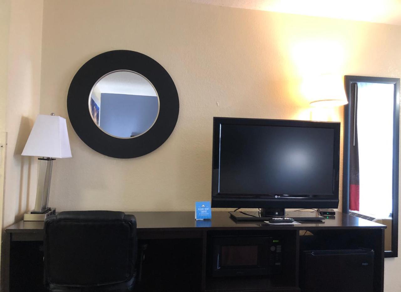 Days Inn By Wyndham Easley West Of Greenville/Clemson Area Buitenkant foto