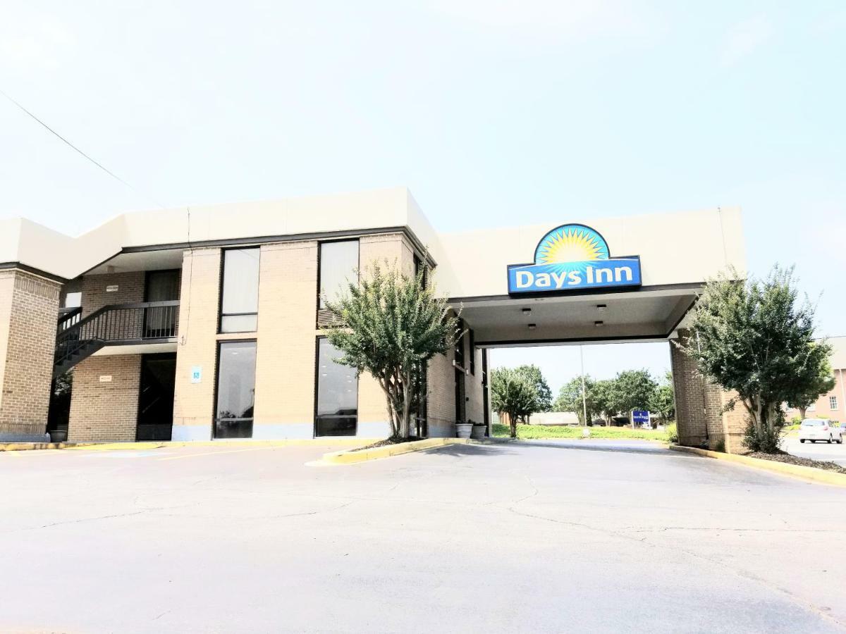 Days Inn By Wyndham Easley West Of Greenville/Clemson Area Buitenkant foto