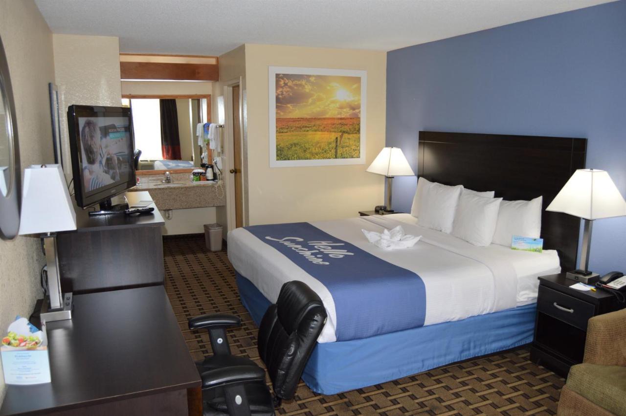 Days Inn By Wyndham Easley West Of Greenville/Clemson Area Buitenkant foto