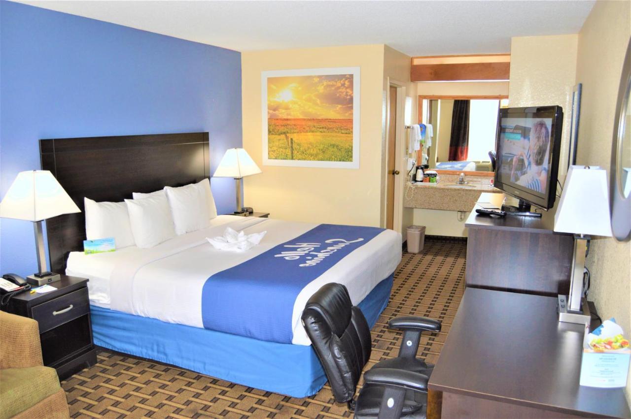 Days Inn By Wyndham Easley West Of Greenville/Clemson Area Buitenkant foto
